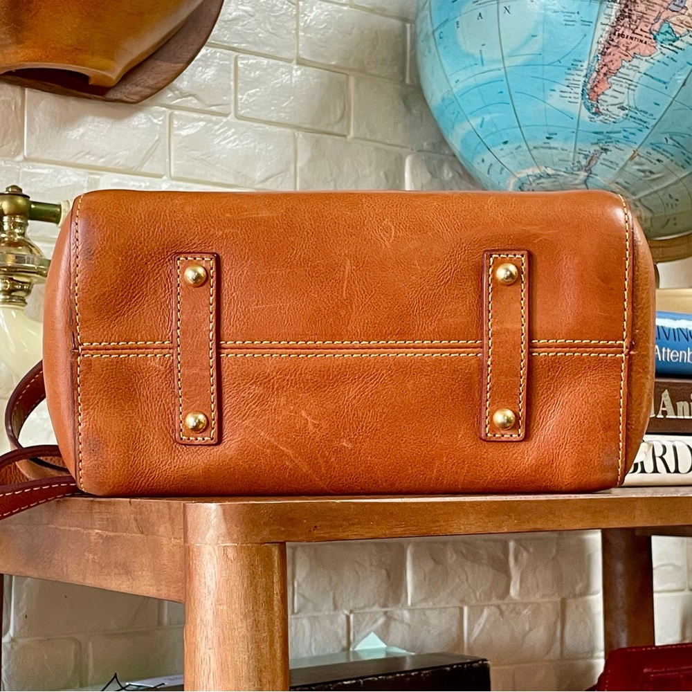 Vintage Dooney & Bourke Florentine Leather Laurel Crossbody Bag Purse - Picture 11 of 16